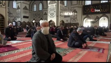 Diyanet İşleri Başkanı Erbaş, Bursa Ulucami'de cuma hutbesi okudu