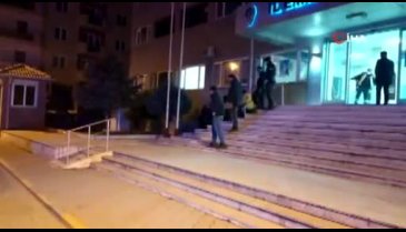Alkol yüzünden çıkan tartışmada eşini silahla vurdu