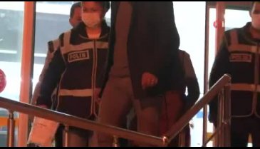 Kızına şiddet uygulayan kadın ve dini nikahlı eşi tutuklandı