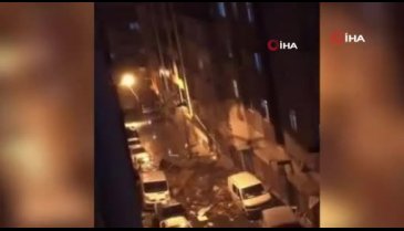 Çatının uçma anı kameraya yansıdı