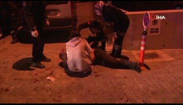Annesini sevgilisiyle yakalayan liseli dehşet saçtı!