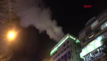 Bursa'da, 10 katlı iş hanının havalandırmasında çıkan yangın korkuttu