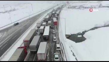 Balıkesir-Bursa karayolu kardan açılamıyor