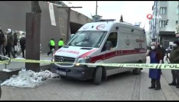 Anne, baba ve çocuğu evlerinde ölü bulundu