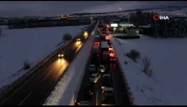 Bursa-İzmir karayolu 17 saat sonra trafiğe açıldı