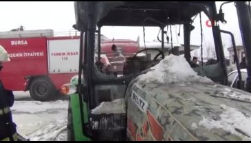 Bursa'da park halindeki traktör alevlere teslim oldu