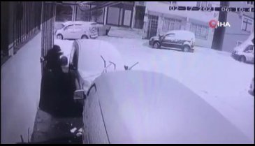Otomobilden hırsızlık kamerada