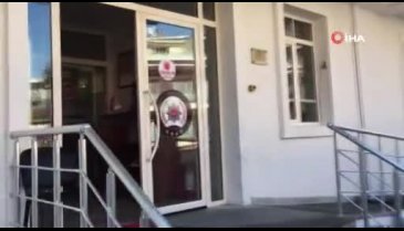 Annesini kalbinden bıçakladığı iddia edilen şüpheli tutuklandı