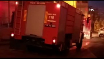 Bursa'da market deposunda yangın
