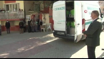 Servis beklerken öldürülen Semiha toprağa verildi