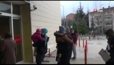 Bursa'da tiner içen ikizler hastaneye kaldırıldı