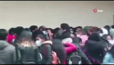Kavga anında korkuluklar kırılınca 5. kattan yere çakıldılar: 5 ölü, 3 yaralı