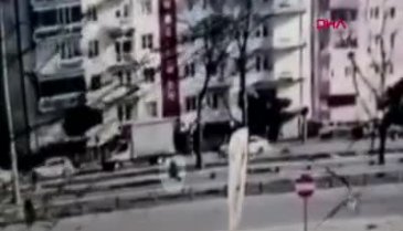 Bursa'da 100 metre mesafedeki üst geçidi kullanmadı, canından oldu
