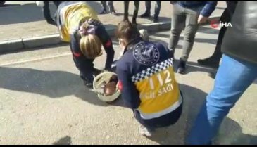 Bursa'da araba çarpan babasını yerde yatarken görünce şoka girdi