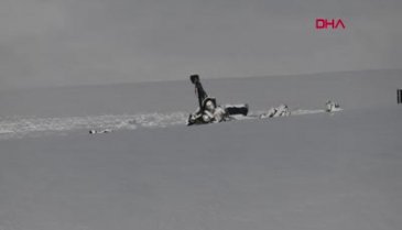 Bitlis'te düşen helikopterin enkaz görüntüleri