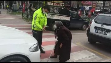 Bursa'da Kadınlar Günü'nde trafik, 83 yaşındaki Firdevs teyze için durdu