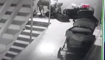 Bursa'da acemi hırsızlar ev sahiplerine yakalanınca dayaktan kurtulamadı
