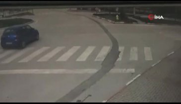 Bursa'da iki otomobil böyle çarpıştı: 2 yaralı