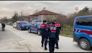Arkadaşının abisini gözlerinin önünde öldürdü