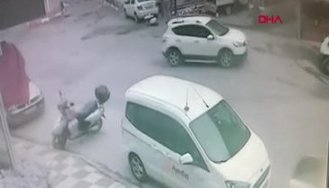 Kamyonet dehşeti: Caddeyi birbirine kattı