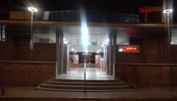 Trenin altında metrelerce sürüklenerek can verdi