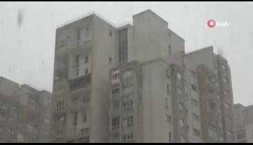Bursa'da kar ve fırtına etkili oluyor! Deniz otobüsü iskeleye yanaşamadı