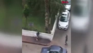 Öfkesini otomobilden çıkardı