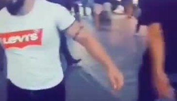 Sosyal medya ayağa kalktı! Eşcinsel diye öldüresiye dövdü