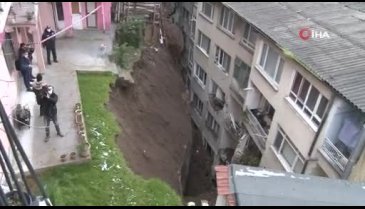Başkan Aktaş, toprak kaymasının yaşandığı bölgeyi inceledi