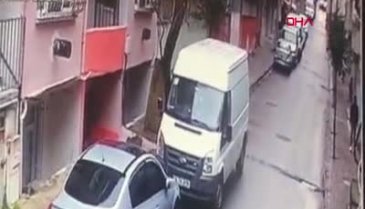 Otomobilin altında kalan 7 yaşındaki Muhammed öldü