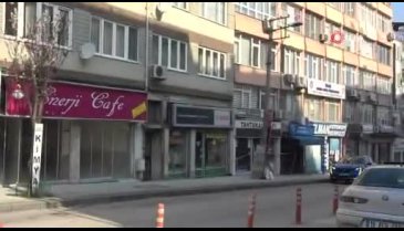 Bursa'da heyelan bölgesine zemin etüdü yapılıyor! Cadde esnafı dükkanlarını açmak istiyor