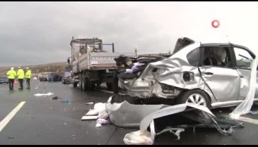 Ankara TEM otoyolunda zincirleme kaza: 4 kişi öldü