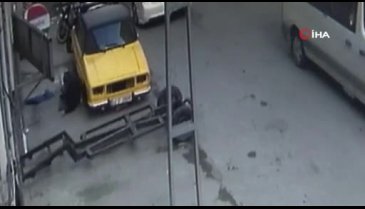 Film gibi olay! Karısını yatak odasında başka bir adamla yakalayınca...