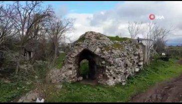 Bursa'da tarih&icirc; kaleden her cuma süt akıyor