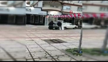 70 lira servis ücreti ödememek için kapıyı söküp tamirciye getirdi