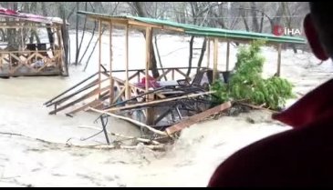 Bursa'da selden yıkılan tesisini böyle izledi