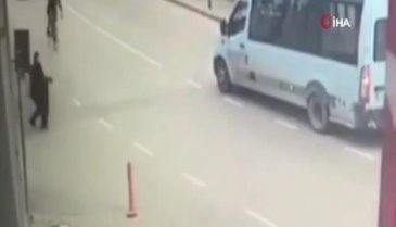 Bisikletli ile yaya çarpıştı