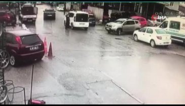 Bursa'da kadın sürücü çalınan aracının peşinden metrelerce böyle koştu