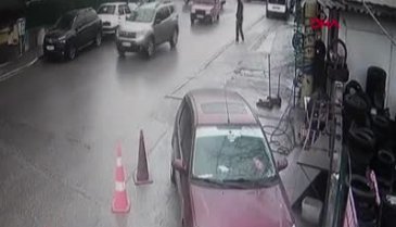 Bursa'da park yeri arayan kadının aracı çalındı!