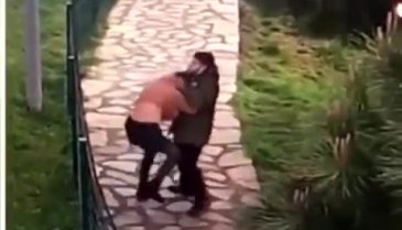 İstanbul'da genç kadına bıçaklı sapık dehşeti!