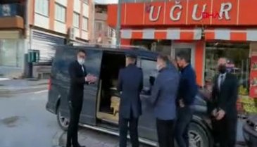 Bursa'da polis ekiplerine pasta sürprizi