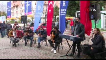Bursa'da 60 sokak müzisyeni konserlere başladı
