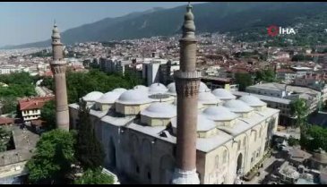 Bursa Ulu Cami'ye Ramazan mahyası asıldı