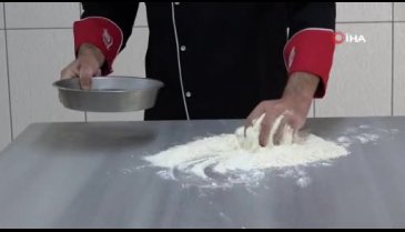 Bursa'da Ramazan öncesi fıstıklı baklavalarda yüzde 50 indirim