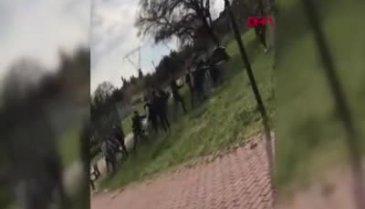 Bursa'da kısıtlamada parkta toplanan gençler kavga etti