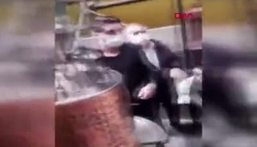 Sokakta kadınların arkadan fotoğraflarını çekince darbedildi