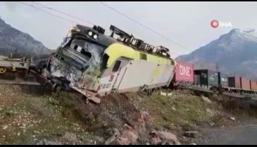 Yük treni raydan çıktı!