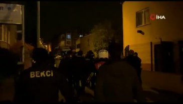 Bursa'da gergin anlar: 100 kişilik grup kavgaya tutuştu, polis uyarı ateşi açtı -2
