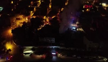 Bursa'da tarihi binada yangın (drone)