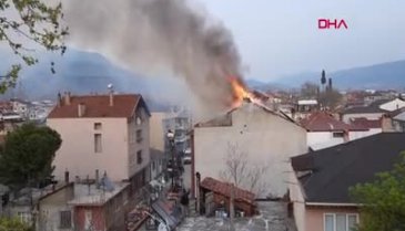 Bursa'da apartmanda yangın